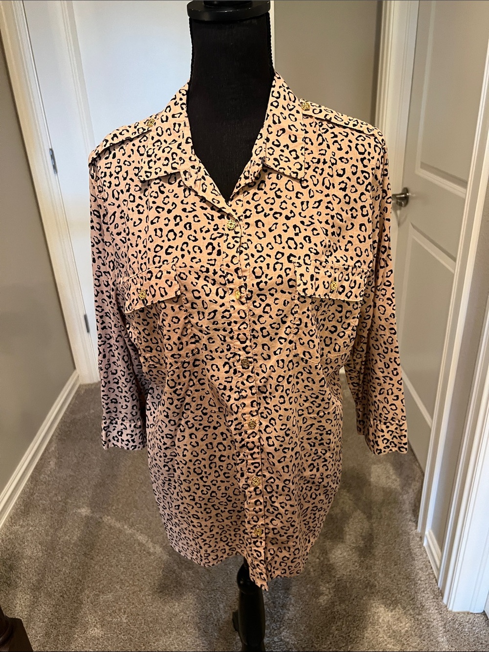 Jaclyn Smith Pink Beige Leopard-Print Button Front Shirt